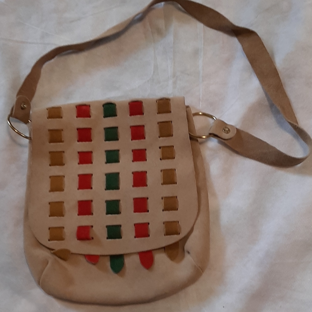 🎈Gently used red,green & gold handbag/ purse🎈